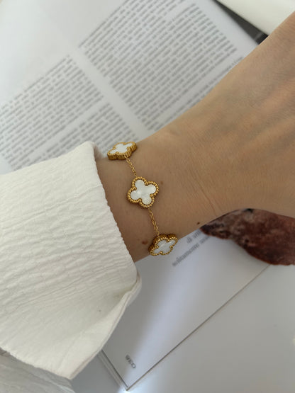 Pearl Clover Bracelet | Bracciale con trifoglio di perle