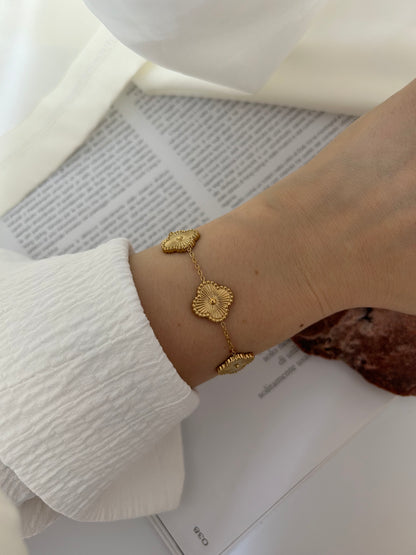 Gold Clover Bracelet | Bracciale trifoglio d'oro