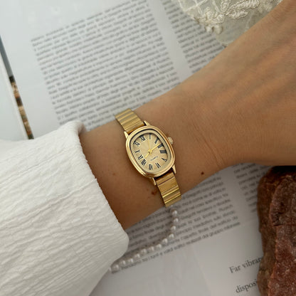 Jelly - Gold Oval Vintage Watch