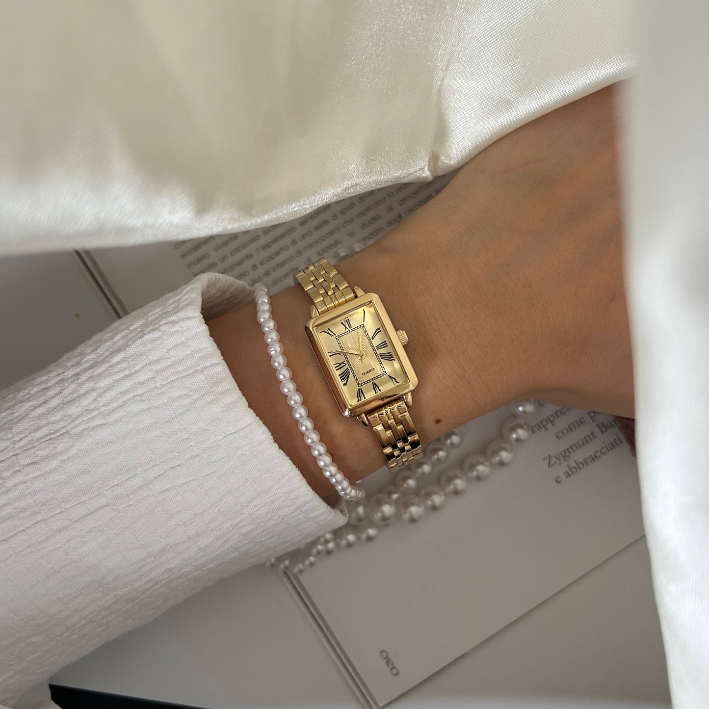 Bella - Gold Rectangle Dial Watch | Orologio