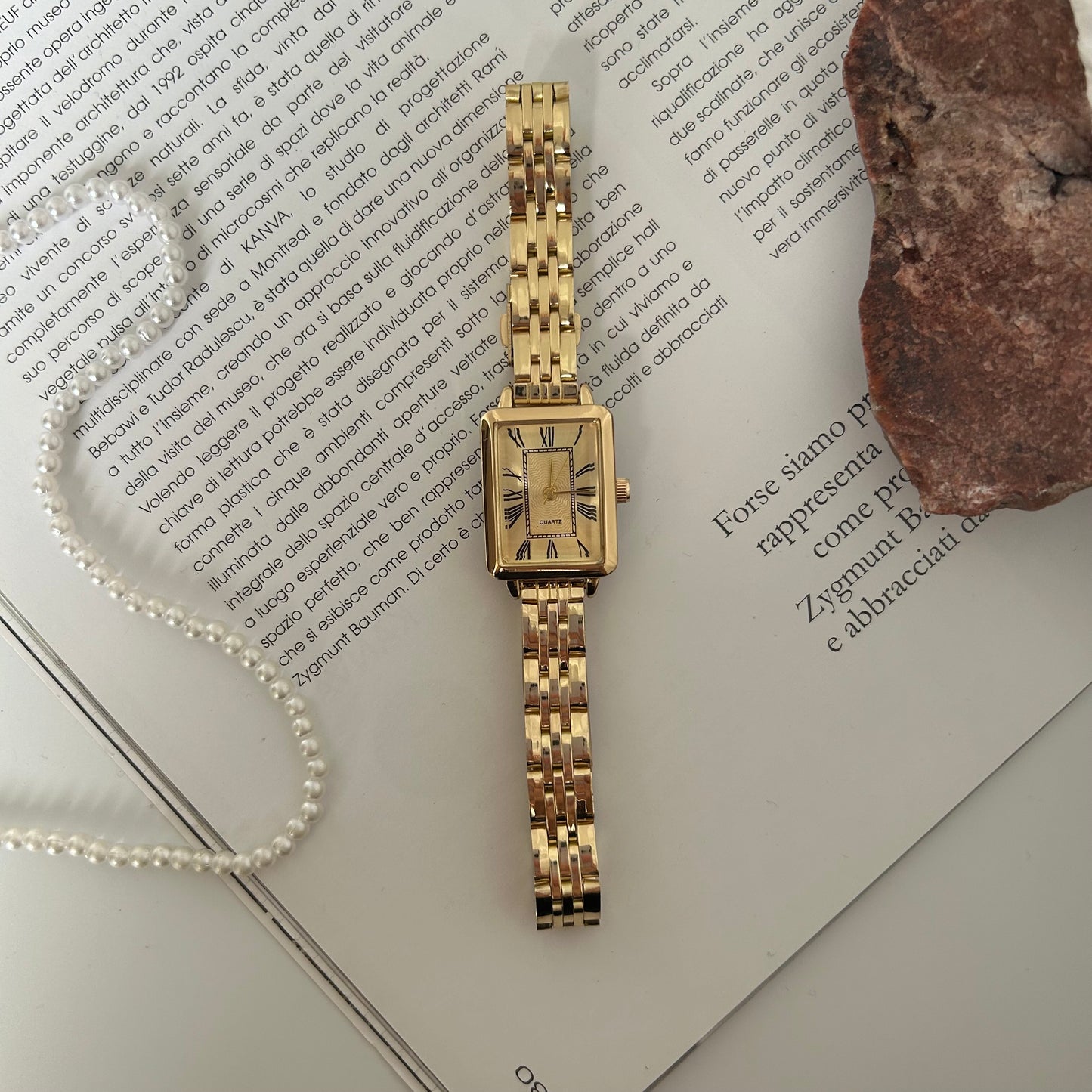 Bella - Gold Rectangle Dial Watch | Orologio