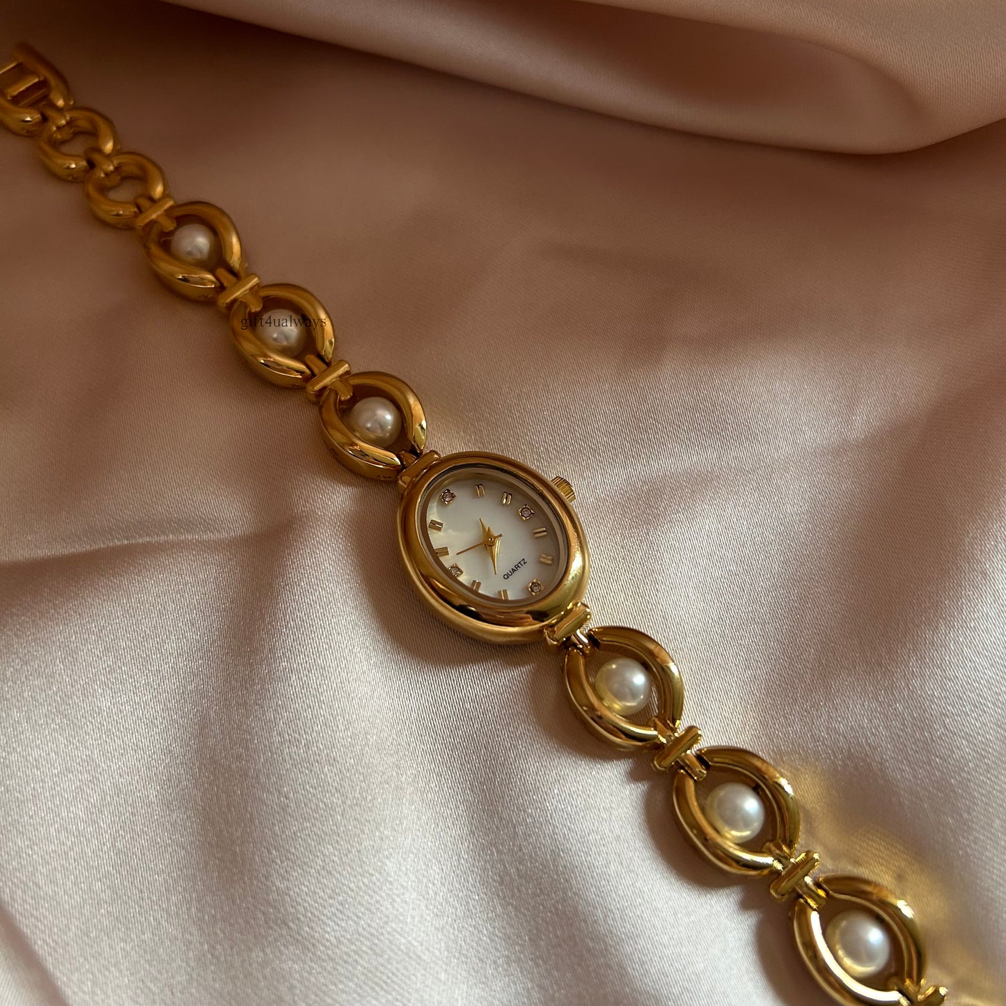 Jady - Gold Pearl Watch